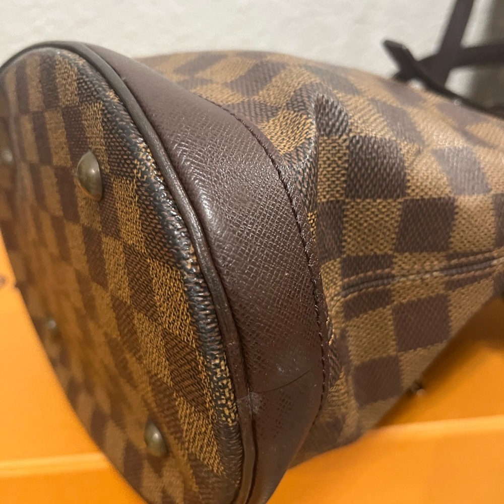 Louis Vuitton Brown Checkered Tote Bag with Gold Accents - Picture 4 of 12